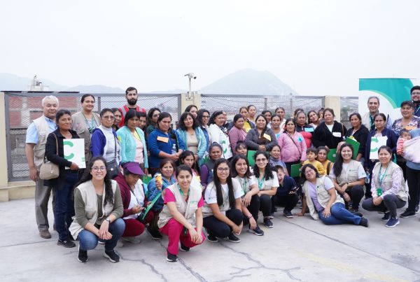 Equipo de Cáritas Lima y lideresas de las ollas comunes